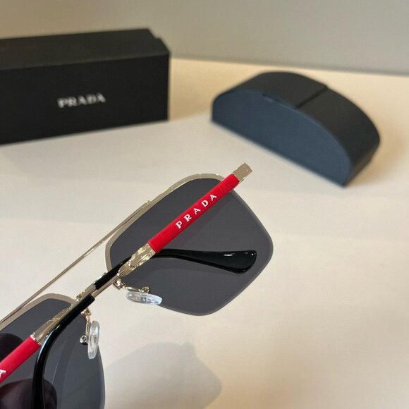 Prada polarized sunglasses - Picture 6 of 9